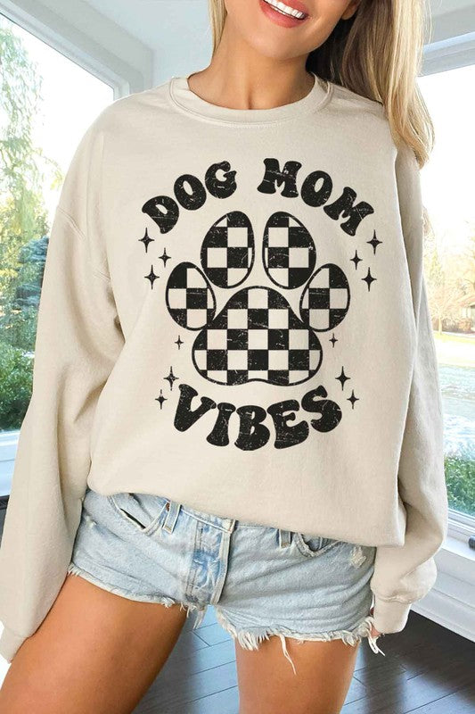 DOG MOM VIBES OVERSIZED SWEATSHIRT