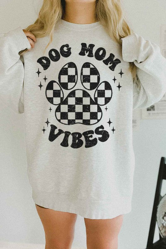 DOG MOM VIBES OVERSIZED SWEATSHIRT